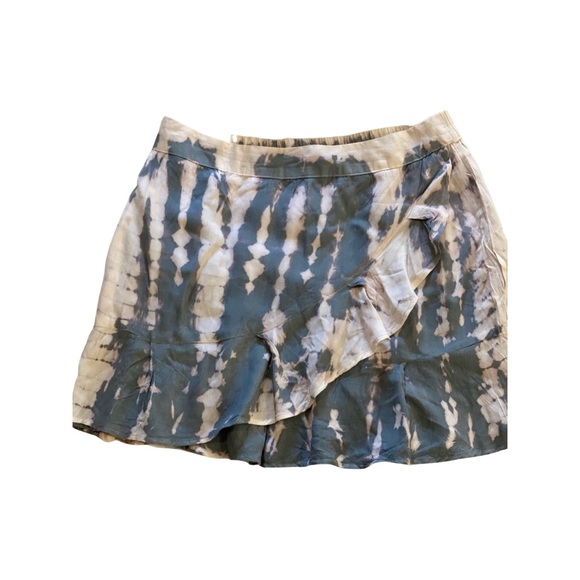Sim & Sam Dresses & Skirts - Tye dye gray and pink mini skirt
